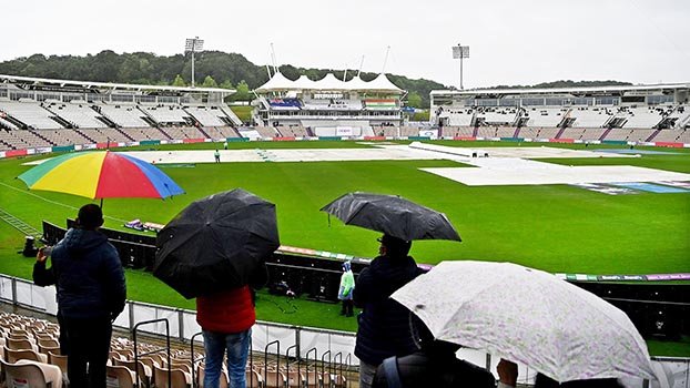 Rain delays WTC final again