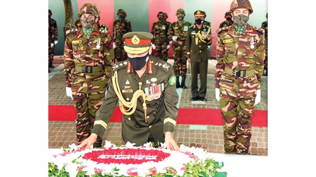 New Army chief pays homage to Bangabandhu