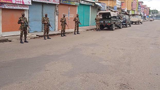 Army deployed, streets in Dinajpur wear deserted look