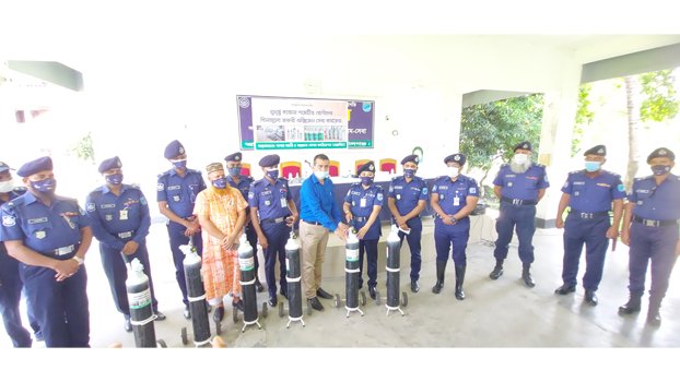 Gopalganj Police Hospital gets oxygen cylinder