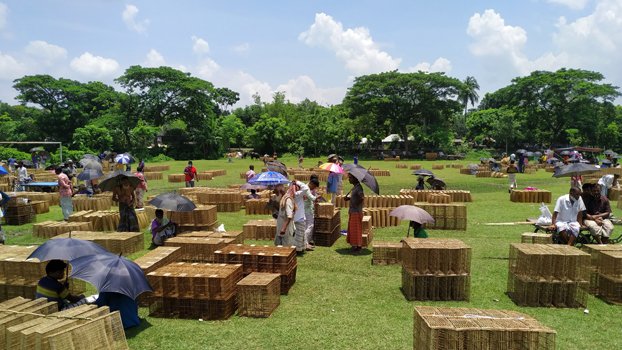 Bamboo-made fish trap market  in Chalanbeel turns desolate
