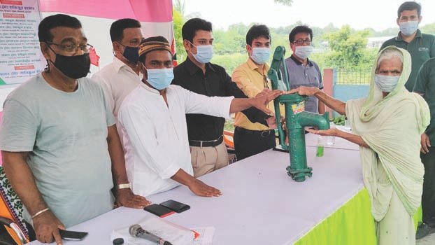 Distressed families get  free tube wells 