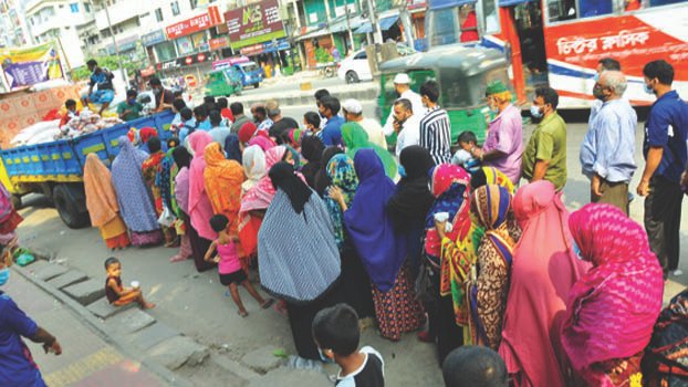 Middle class gather in queues