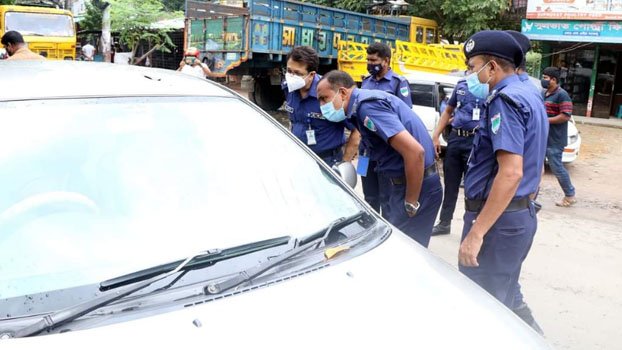 Jhenaidah police active to raise Covid awareness among people