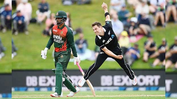 Matt Henry to replace Finn Allen