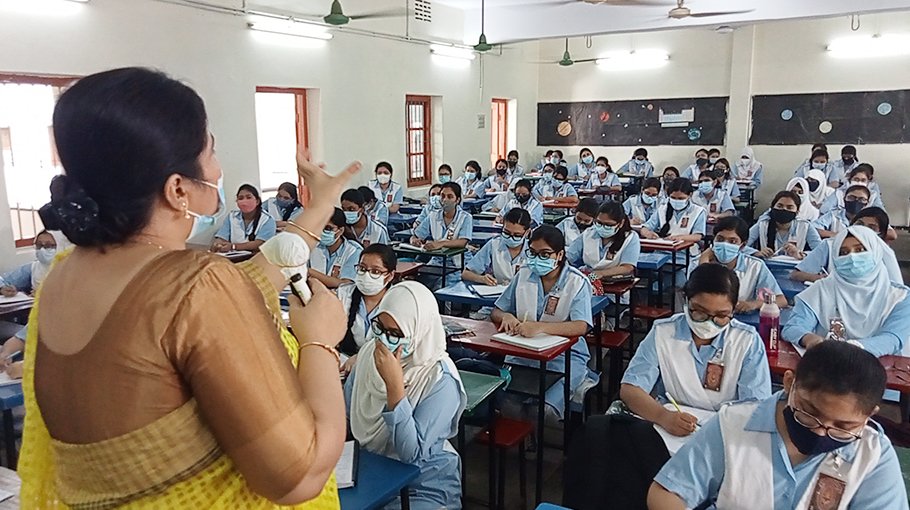 Joyous students back to school