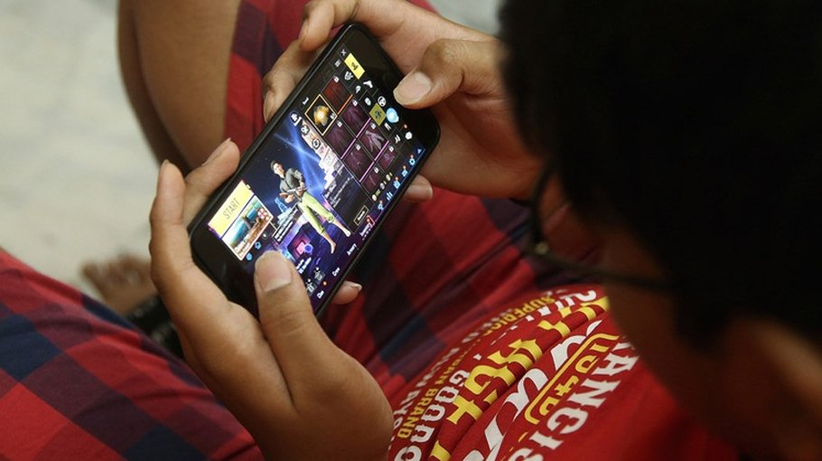 Boy commits suicide for smart phone