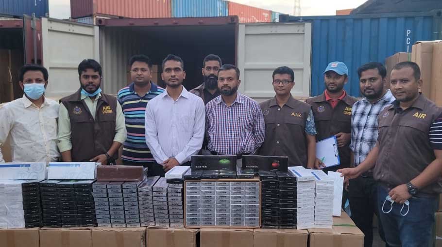 Two containers of foreign cigarettes seized at Ctg 
