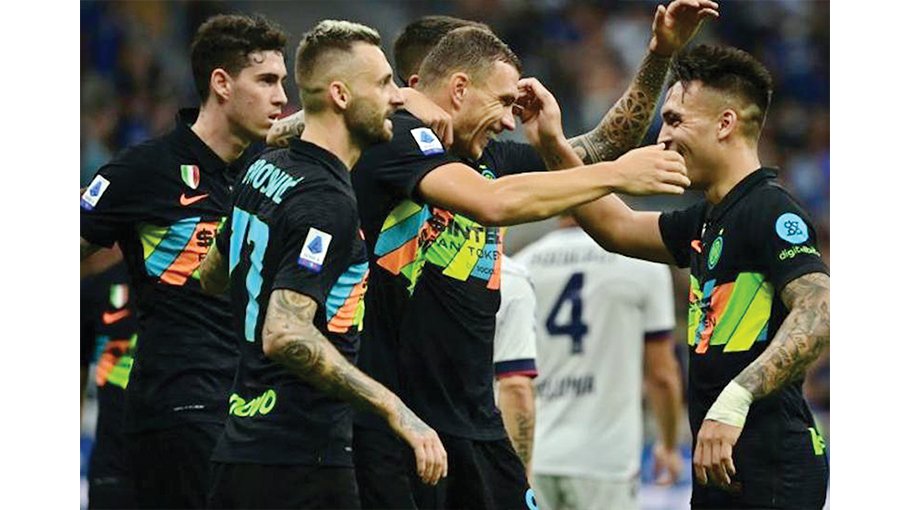 Inter back on top after hitting Bologna for six