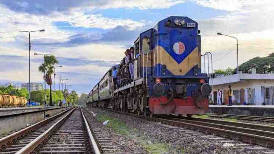 Dhaka-Chittagong rail communication halted