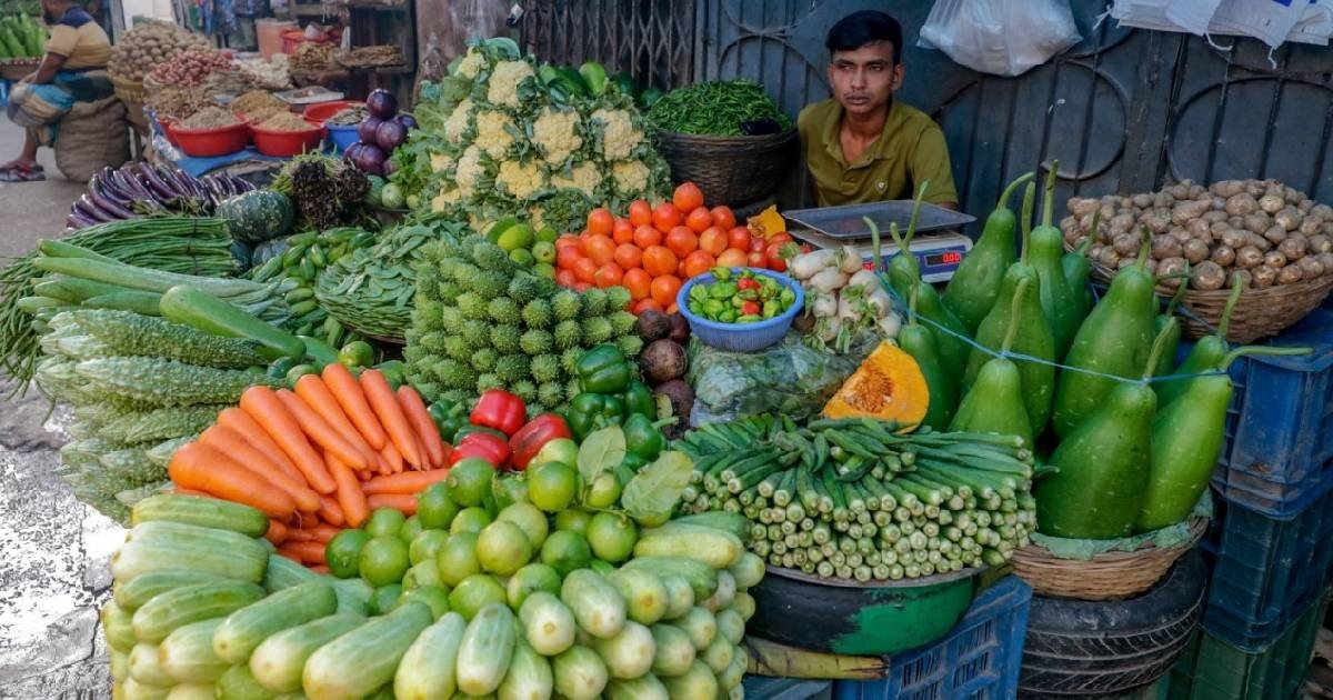 Vegetables, chicken price dearer