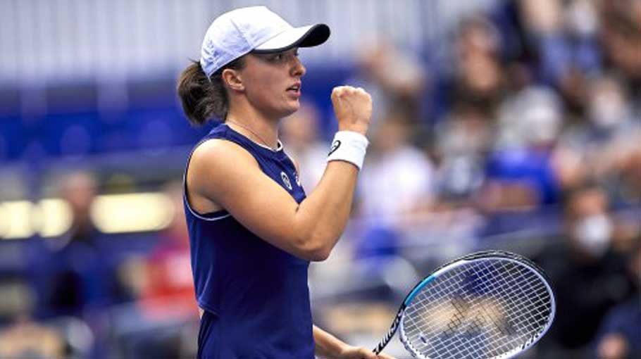 Swiatek rises to career-high fourth