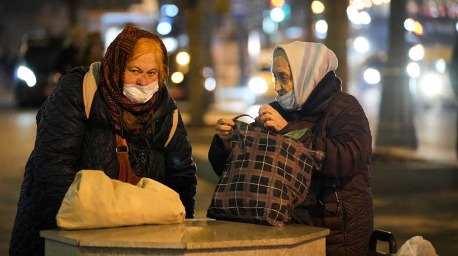 Coronavirus deaths in Russia surpass 900 a day for 1st time