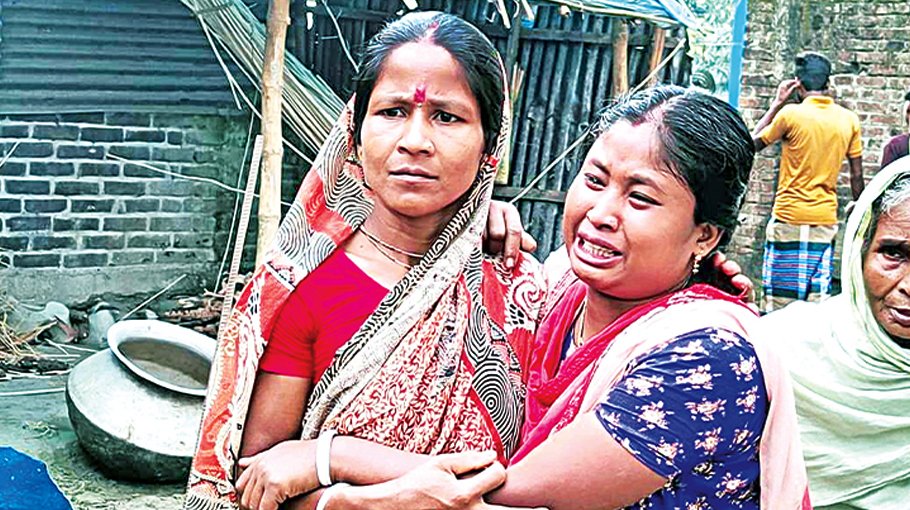 Police provide assistance to Pirganj arson victims