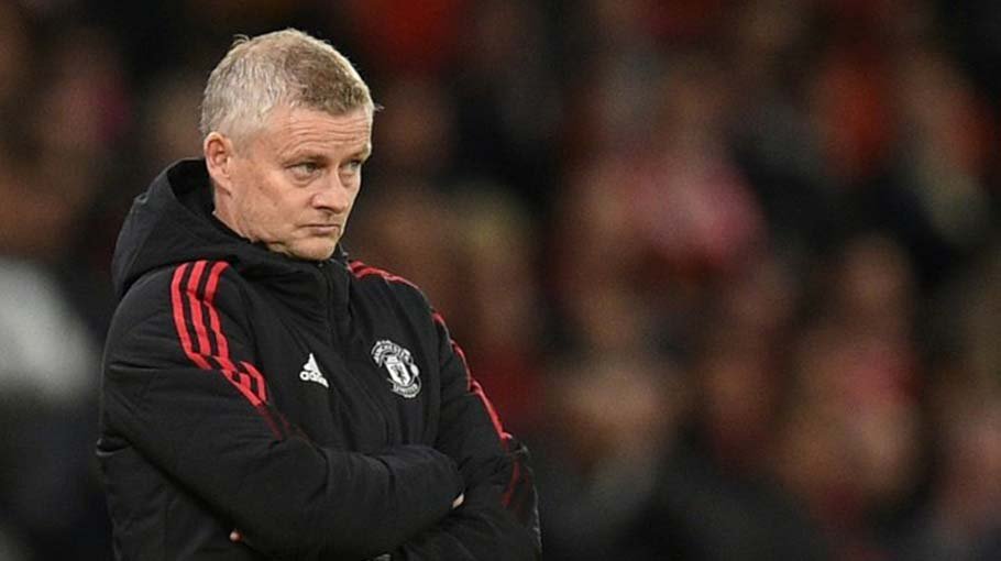 Solskjaer fights for Man Utd job
