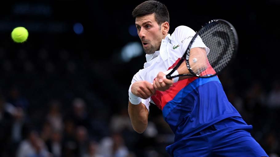 Djokovic battle past Fucsovics