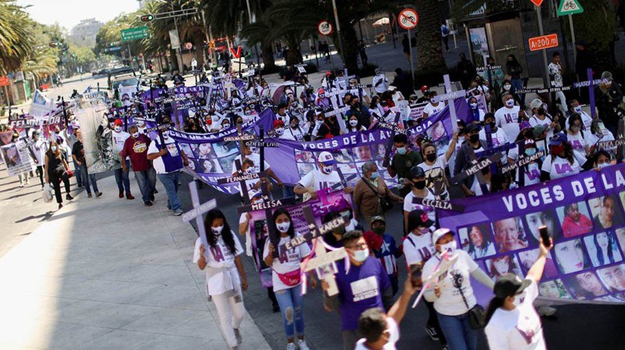 Hundreds join violence against women protest in Mexico