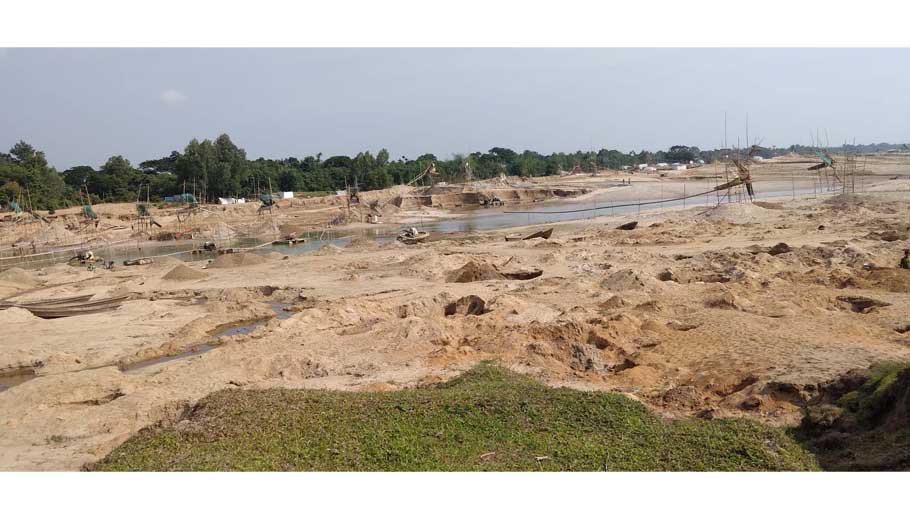 Sand excavation from Mohadeo river threatens local people