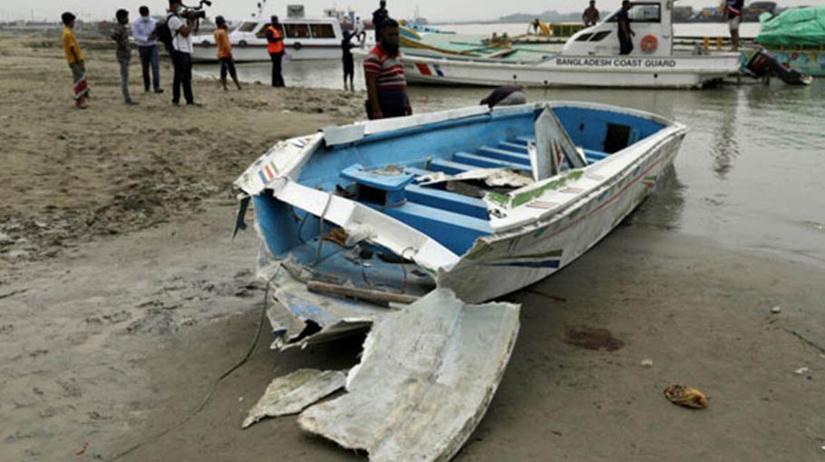 Eight dead, 20 missing in DR Congo shipwreck