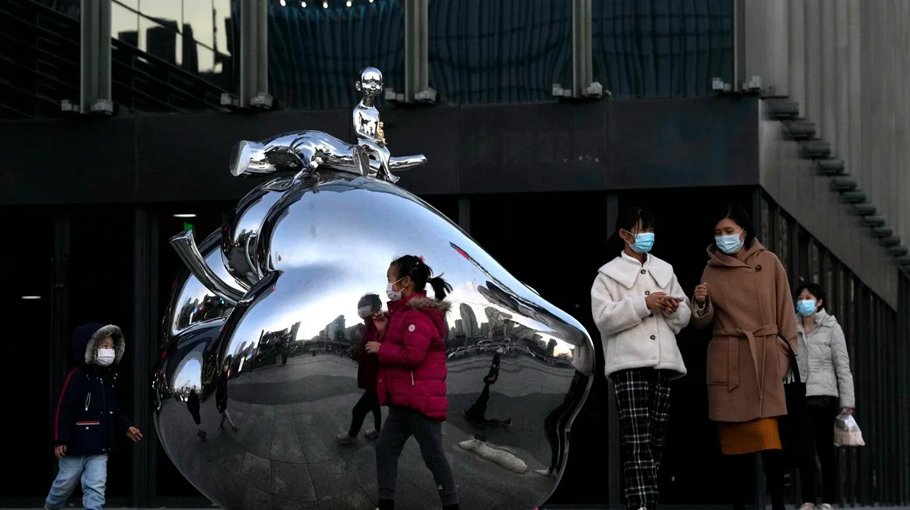 New outbreak prompts China to lock down university campus