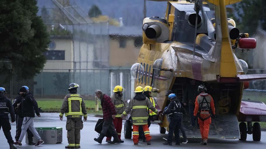 Choppers rescue travellers on Canada highway after mudslides