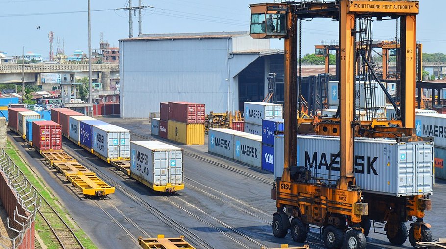 Chattogram port gave incentives to workers   in third phase