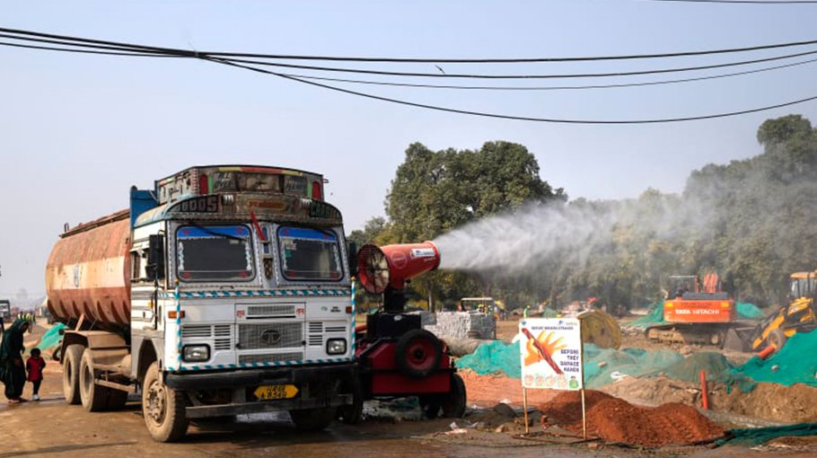 New Delhi’s air still ‘very poor’ despite emergency measures