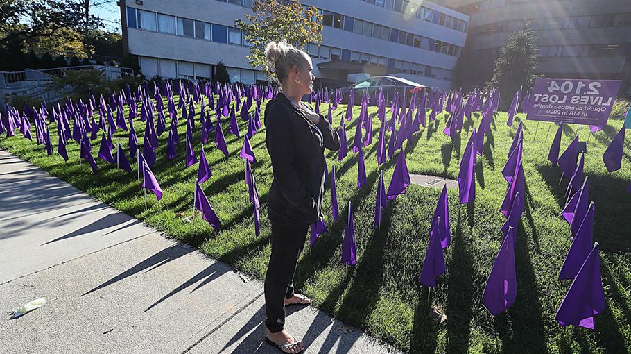 ‘US overdose deaths topped 100,000 in one year’