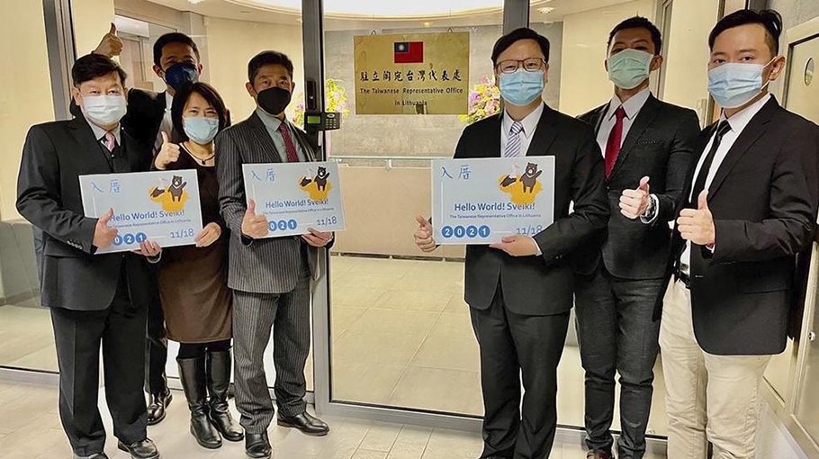 China reduces ties with Lithuania in Taiwan spat