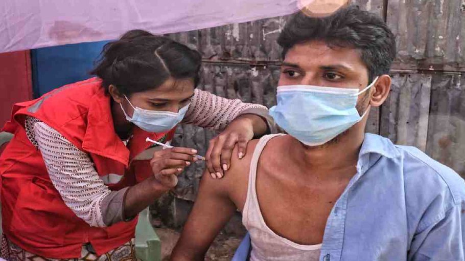 Ctg slum dwellers get Covid vaccine