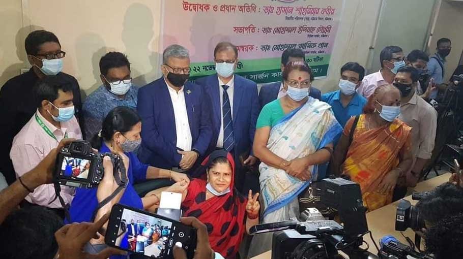 Third gender people get Corona vaccine in Ctg