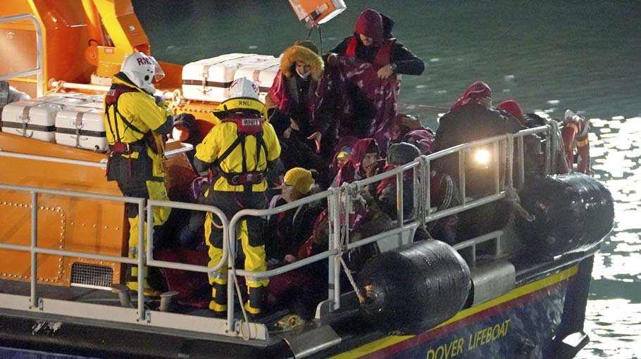 Channel deaths fuel UK-France tensions over migrant boats