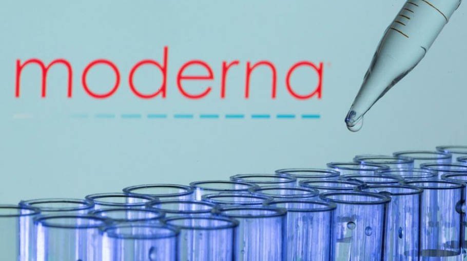 Moderna’s concerns about Omicron outlook spark market slump