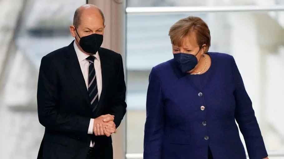 German leaders, in transition, meet to mull virus measures