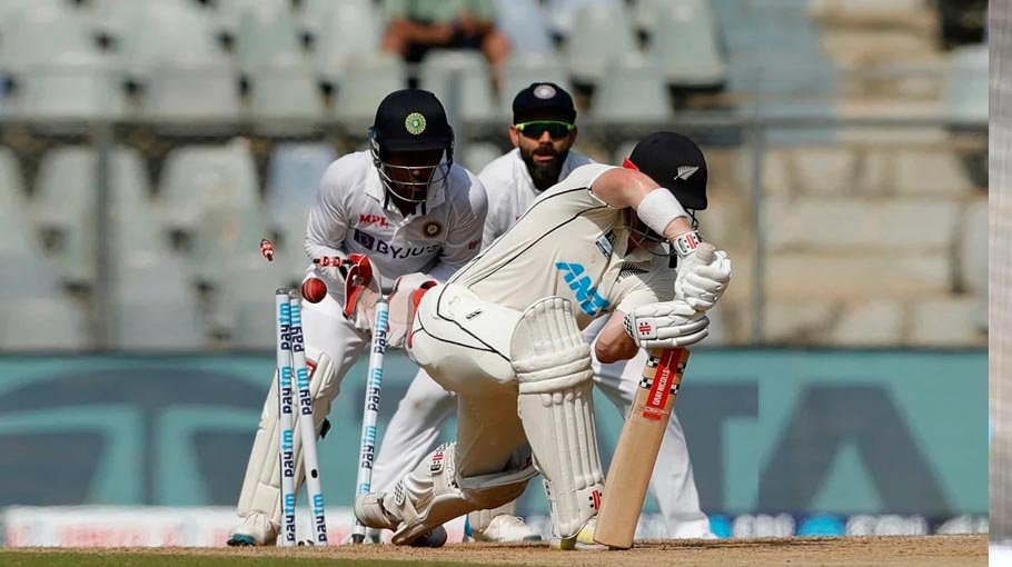 Kiwis skittled out for 62 