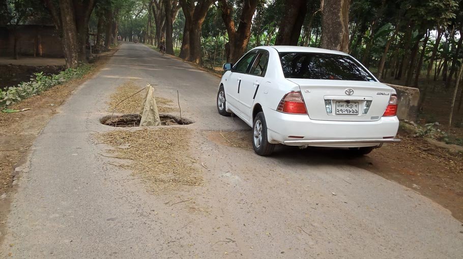 2 LGED bridges in Shailkupa become death traps
