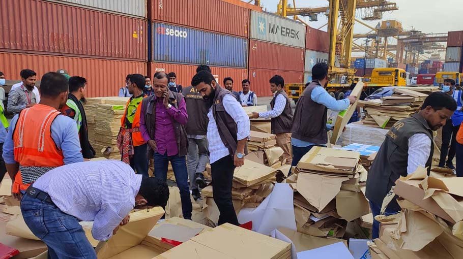 Customs seized fake stamps in Chattogram