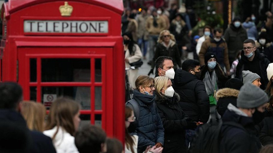 UK rules out new restrictions before Christmas