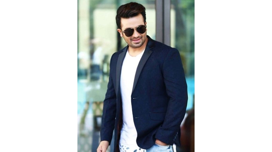 FI Manik to make biopic on Shakib Khan