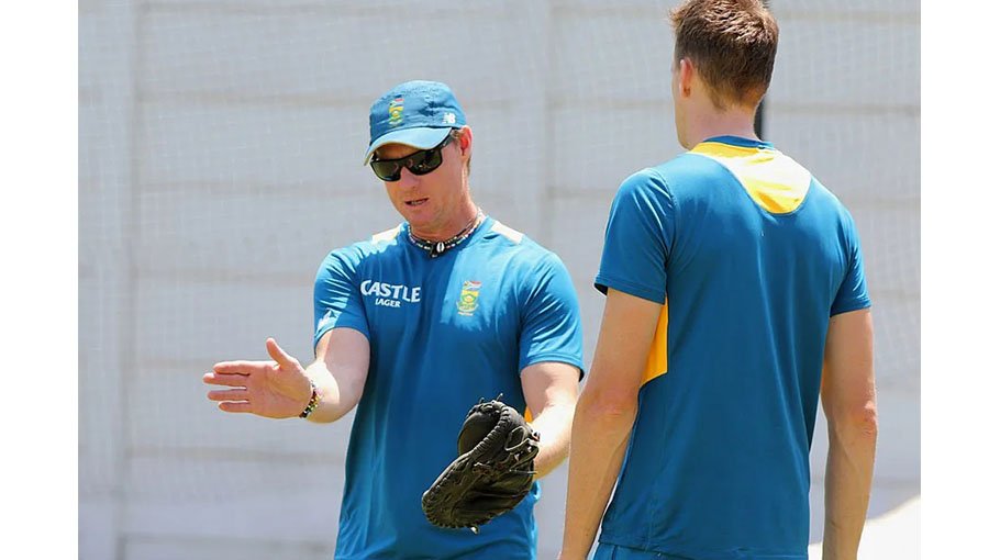 Khulna hire Klusener, Chattogram hire Tait as bowling coach