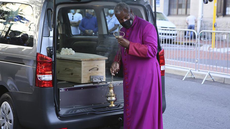 ‘A moral giant’: S Africans pay their respects to Tutu