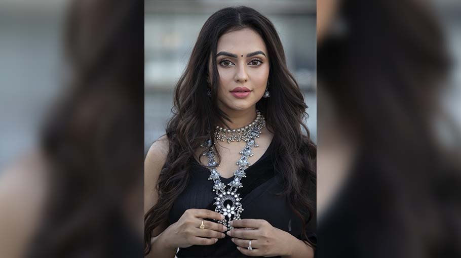 Nusrat, Yash pair up for web-film 'Pordar Arale'