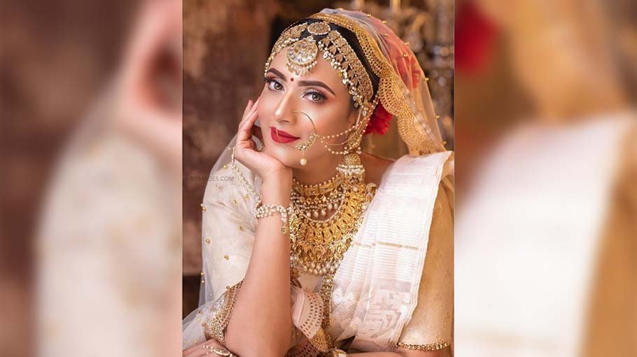 Mim ties knot with her fiancé 