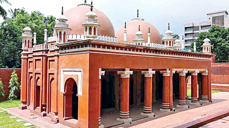 Keraniganj ‘Red Mosque’ gets Abdullatif Al  Fozan Award