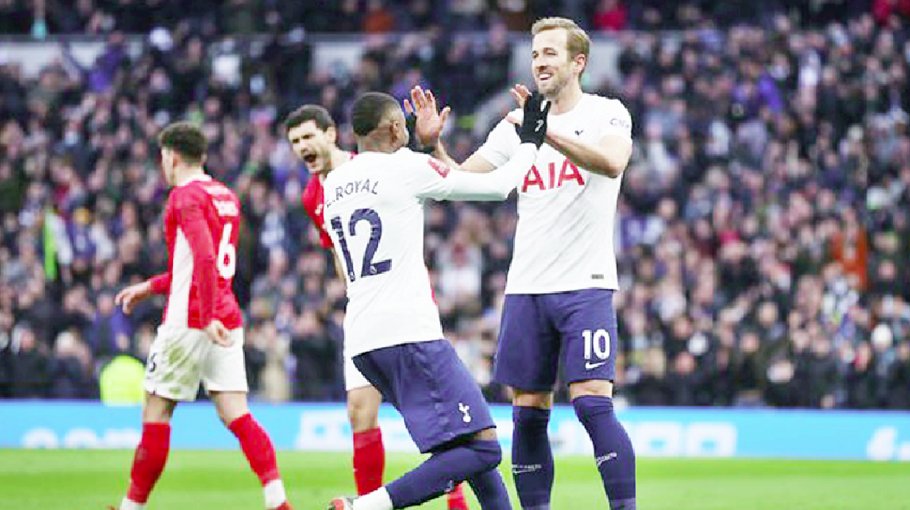 Spurs and Liverpool survive FA Cup scares
