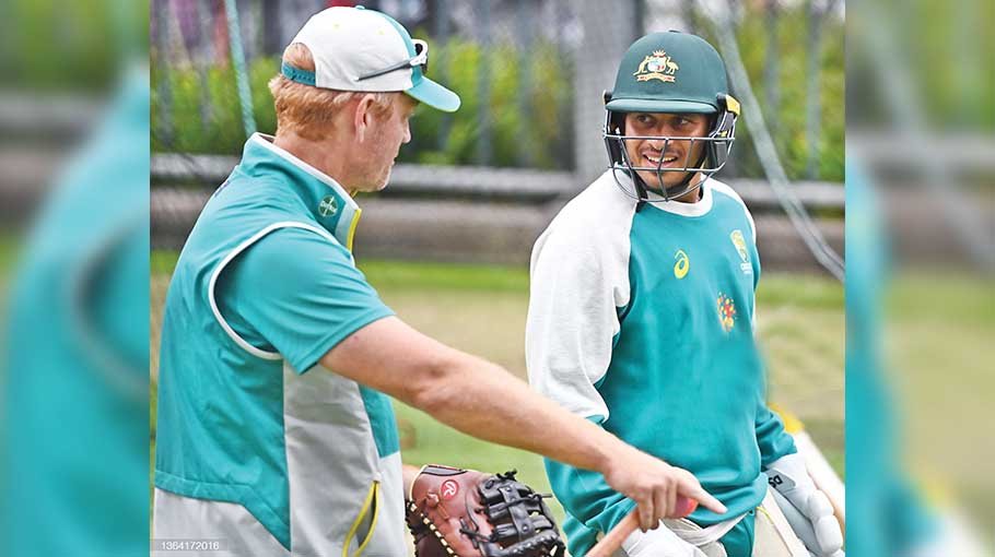 Khawaja to open for Australia as Harris dropped