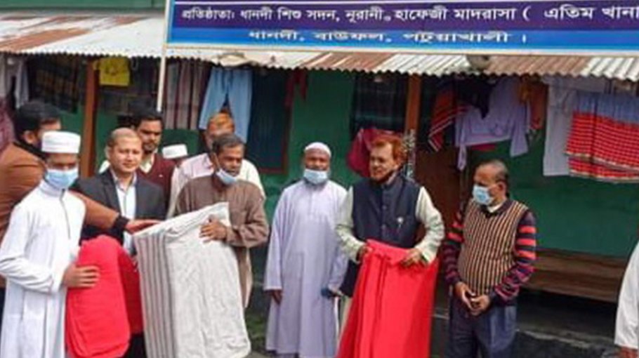 Orphans in Bauphal get blankets