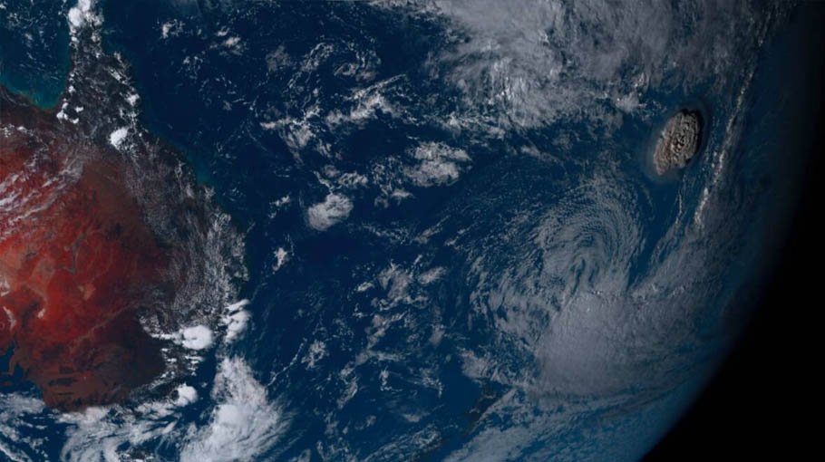 Tsunami threat recedes from huge Pacific volcanic eruption