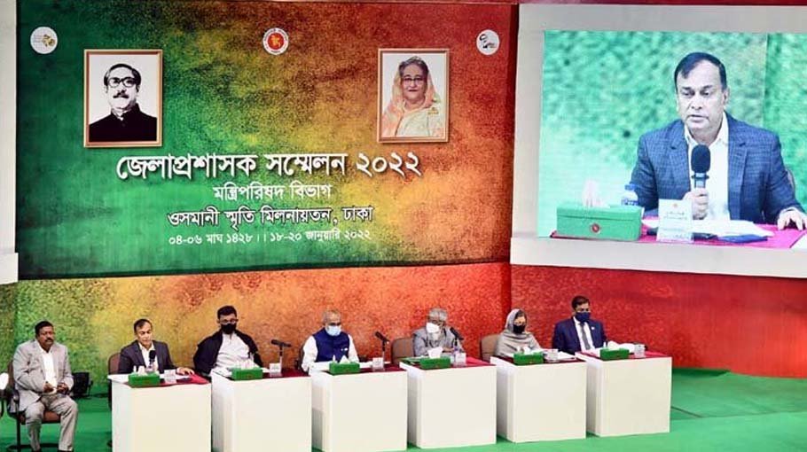 DCs asked to play role in stopping sand lifting from rivers after 6pm