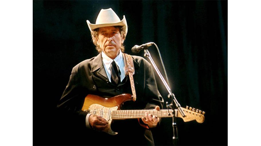 Bob Dylan sells recorded music catalog to Sony music